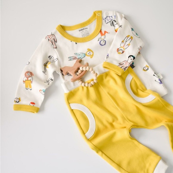 Organic Comfort Meets Adorable Design: 2-Piece Little People Set. - Picture 2 of 7